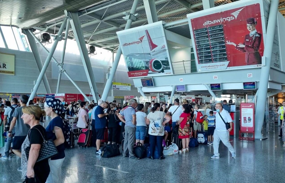 Aeroporti i Rinasit regjistron 5.2 mln pasagjere, shifra me e larte ne 1 vit